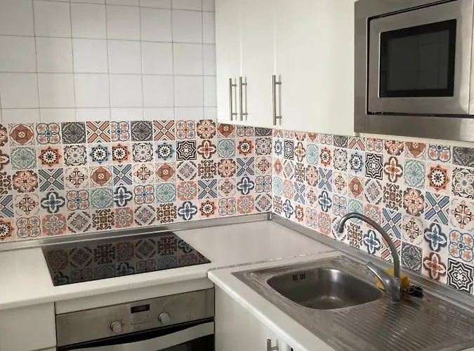 Carihuela Nucleo Cristal * Торремолинос